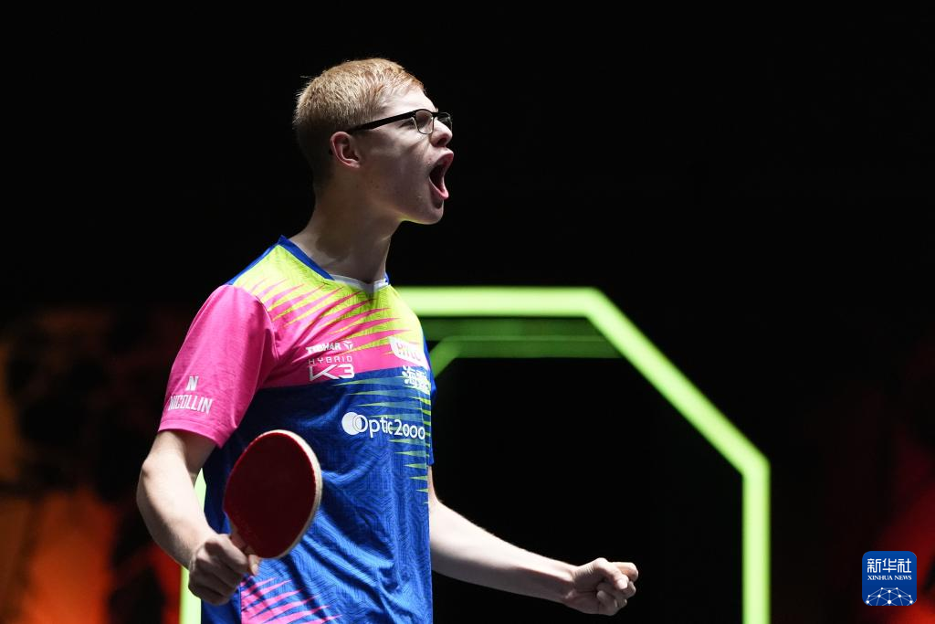 与球队的正 与球队的正