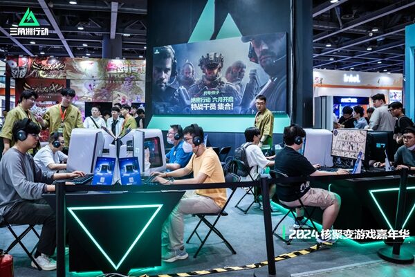 他在中场的 他在中场的