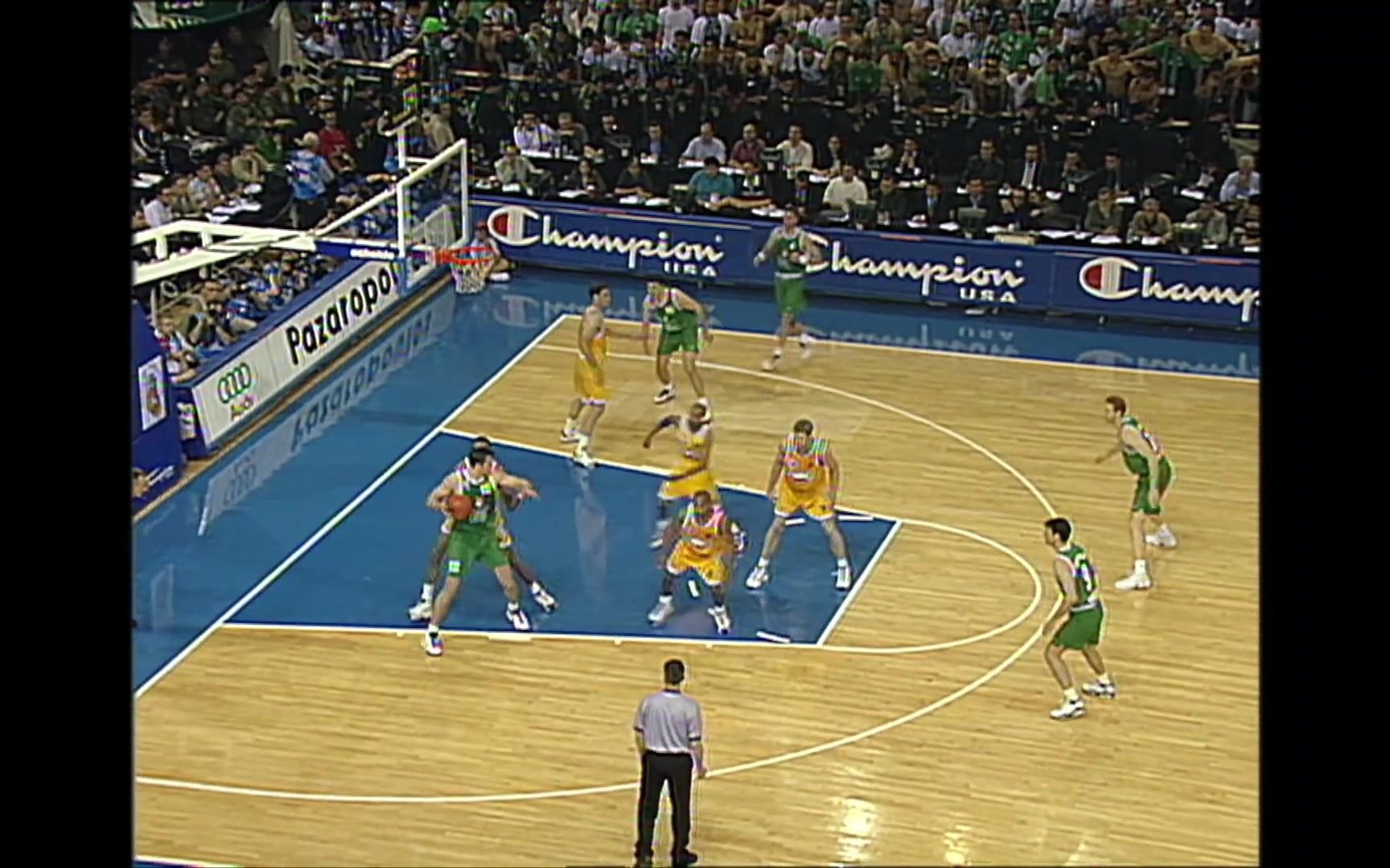 在左侧中带 在左侧中带